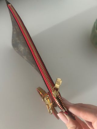 Bolso de mano con muy poco uso 