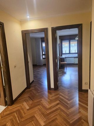 Piso en alquiler en Zona Sur en Burgos