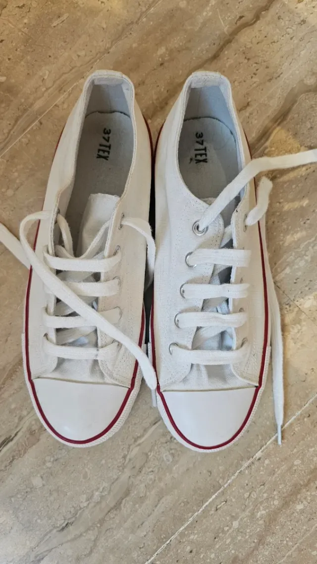 Zapatillas deportivas blancas talla 37