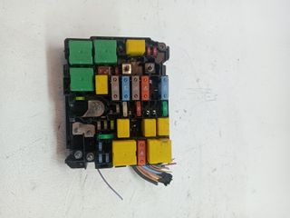 CAJA RELES / FUSIBLES PEUGEOT 308 (7)
