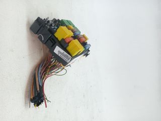 CAJA RELES / FUSIBLES PEUGEOT 308 (7)