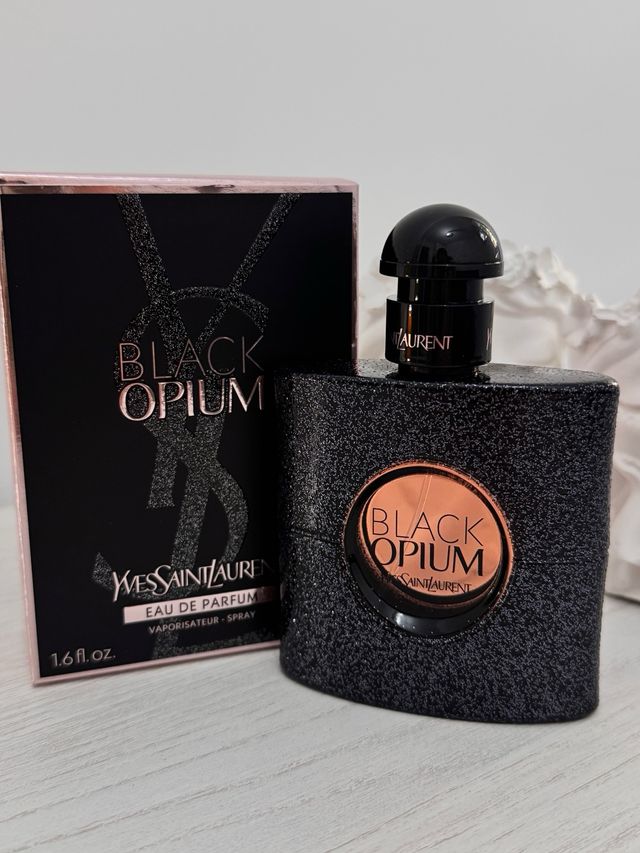 Yves Saint Laurent Black Opium Perfume