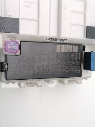 CAJA RELES / FUSIBLES SUZUKI IGNIS (/MF)