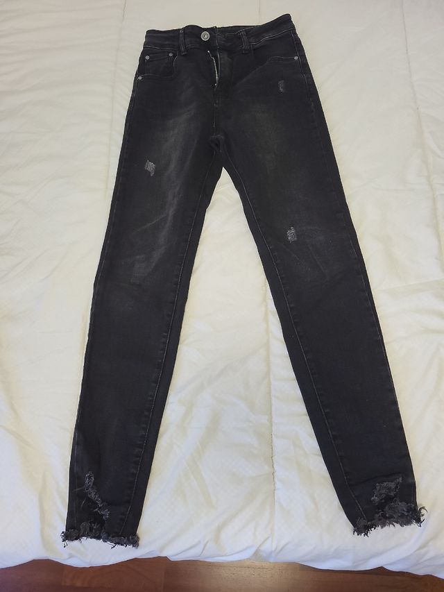 Pantalón vaquero elástico negro