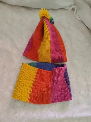 Conjunto bufanda y gorro tejido multicolor 