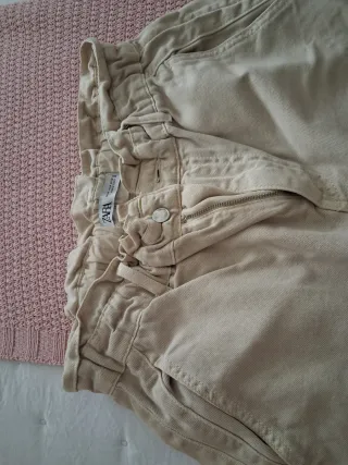 Pantalón beige