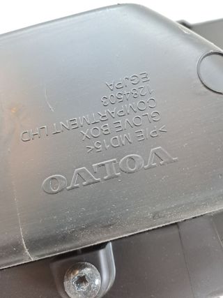 GUANTERA VOLVO V40 (2)
