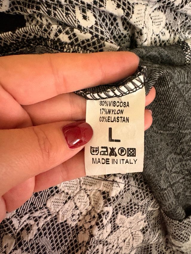 Vestido corto encaje