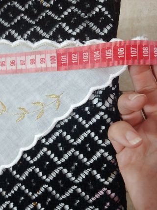 Manteleta y delantal fallera oro y blanco