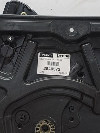 ELEVALUNAS DELANTERO DERECHO VOLVO V40