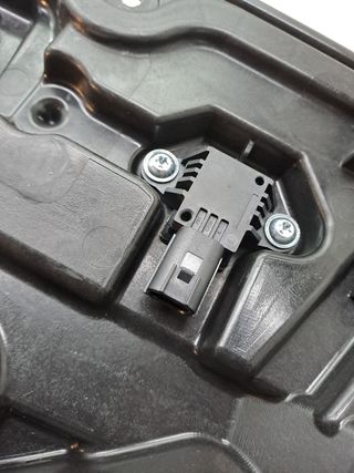 ELEVALUNAS DELANTERO IZQUIERDO VOLVO V40
