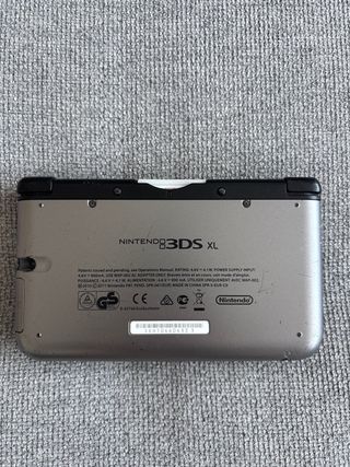 Nintendo 3DS XL Plata y Negro