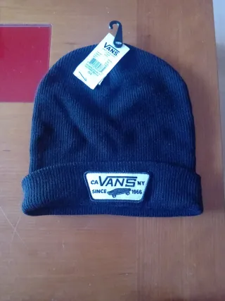 Gorro Vans Negro Nuevo con etiqueta es ORIGINAL.