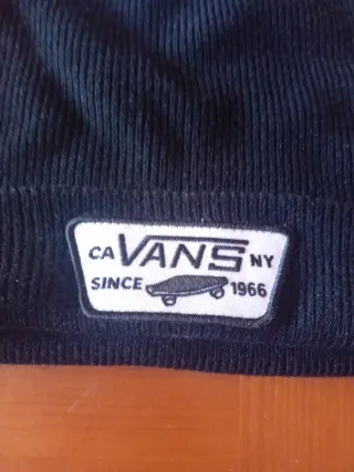 Gorro Vans Negro Nuevo con etiqueta es ORIGINAL.