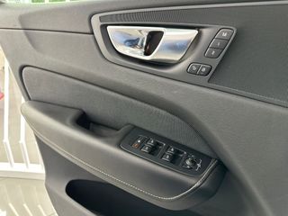 VOLVO XC60 R-DESING B4 2.0D 197CV AWD AUTO 8 VEL.