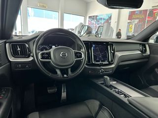 VOLVO XC60 R-DESING B4 2.0D 197CV AWD AUTO 8 VEL.