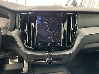 VOLVO XC60 R-DESING B4 2.0D 197CV AWD AUTO 8 VEL.