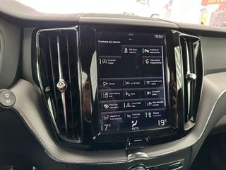 VOLVO XC60 R-DESING B4 2.0D 197CV AWD AUTO 8 VEL.