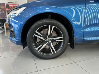 VOLVO XC60 R-DESING B4 2.0D 197CV AWD AUTO 8 VEL.