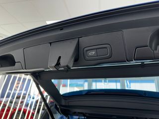 VOLVO XC60 R-DESING B4 2.0D 197CV AWD AUTO 8 VEL.