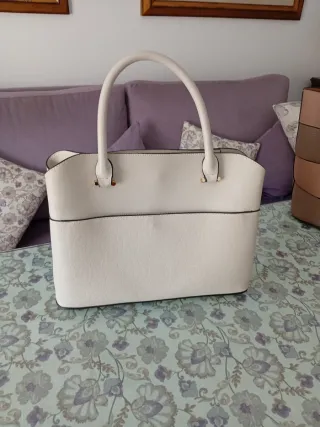 Bolso blanco y beige