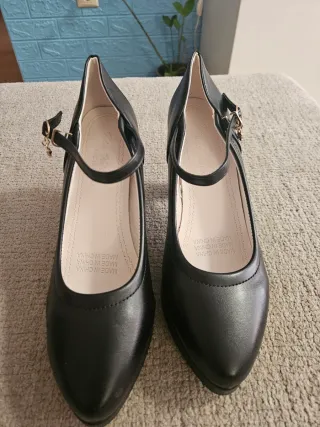 Zapatos de tacón negros talla 39