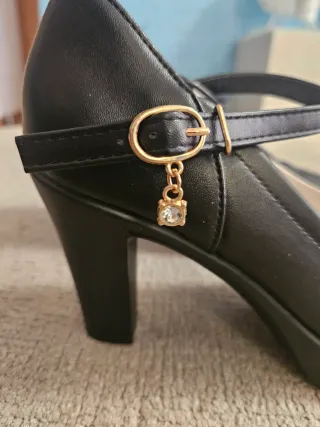 Zapatos de tacón negros talla 39