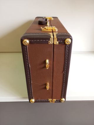 Trompeta Do WERIL TR1CH29 con estuche de piel.