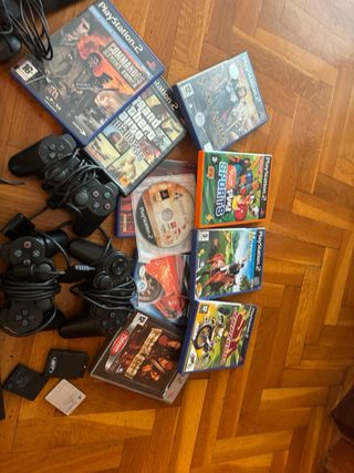 2 PS2 (una no funciona) con juegos y accesorios