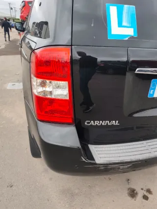 Pilotos traseros Kia Carnival