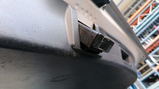 CERRADURA MALETERO / PORTON MAZDA 3 LIM. () (3)