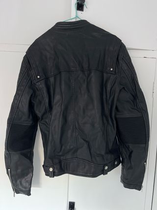 Cazadora cuero Bershka negra XL