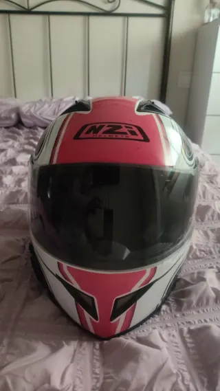 Casco de moto NZI rosa y blanco