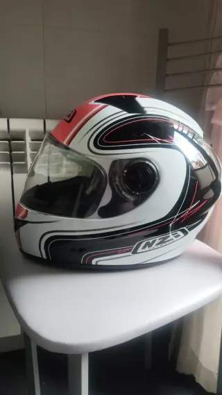 Casco de moto NZI rosa y blanco