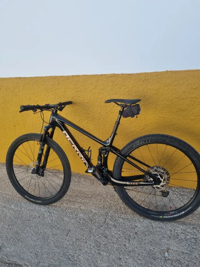 Berria Mako Doble Suspensión talla M