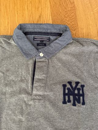 Polo Tommy Hilfiger gris manga larga