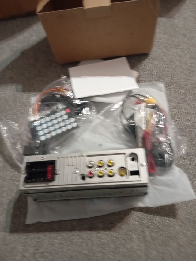 Schermo auto con telecamera posteriore