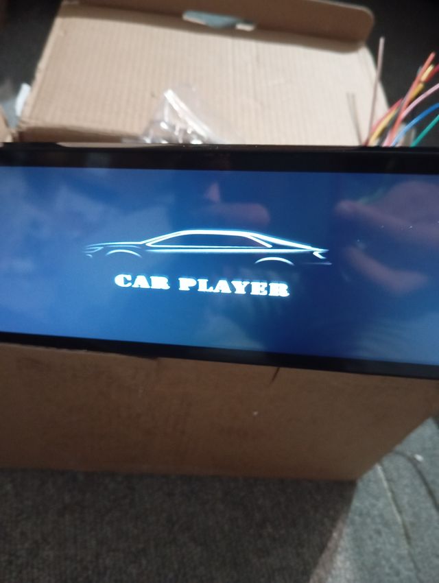 Schermo auto con telecamera posteriore