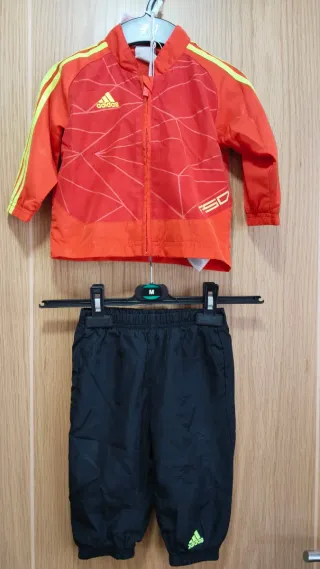 Chándal Adidas bebé naranja y negro