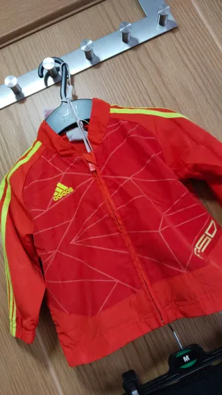 Chándal Adidas bebé naranja y negro