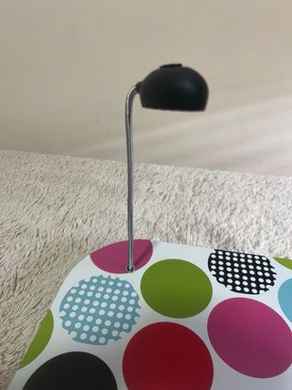 Soporte portátil IKEA con luz