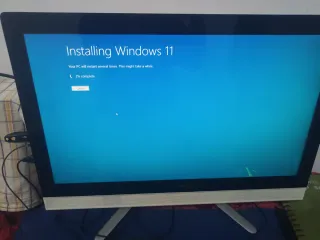 No TPM 2.0. Windows 11(25H2) installer for old pc.