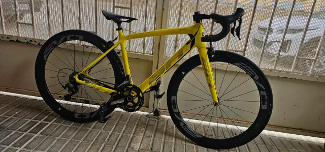 Bicicleta BH Carbono T47