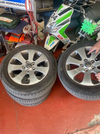 Llantas Opel 225/55/17 con neumáticos