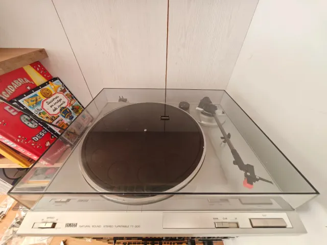Tocadiscos Yamaha TT-300 Natural Sound