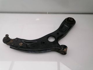 BRAZO SUSPENSION INFERIOR DELANTERO DERECHO KIA CARENS ( )