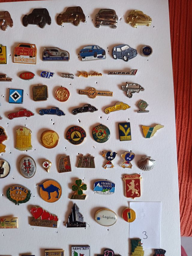 Lote 85 pines coleccionables