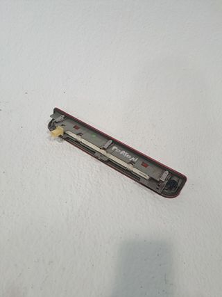 LUZ CENTRAL DE FRENO RENAULT MEGANE III BERLINA 5 P (2)