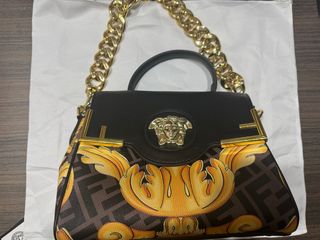Borsa Versace x Fendi nera e dorata