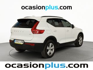Volvo XC40 D3 Momentum Core Auto 110 kW (150 CV)
